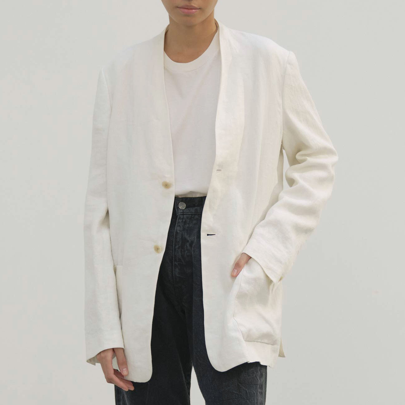 Пиджак AURALEE Linen Gabardine NO Collar Jacket SS23 купить в